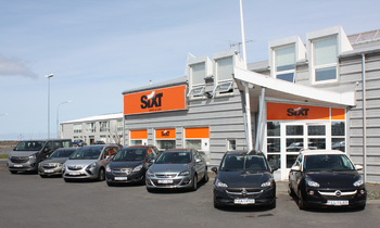 300 Opel bílar til Sixt   