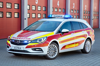 Sérútgáfa af Opel Astra Sports Tourer tekur sig vel út<br> hjá fyrirtækjum í neyðarþjónustu.