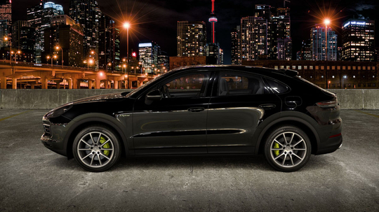 Porsche_Cayenne_Coupe_E-Hybrid_Litur-12