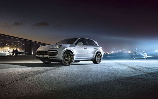 Cayenne Turbo S E-hybrid-11