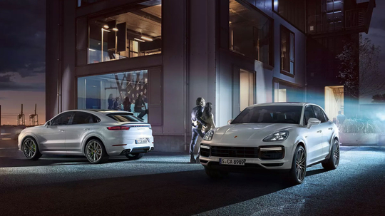 Porsche_Cayenne_Coupe_E-Hybrid_